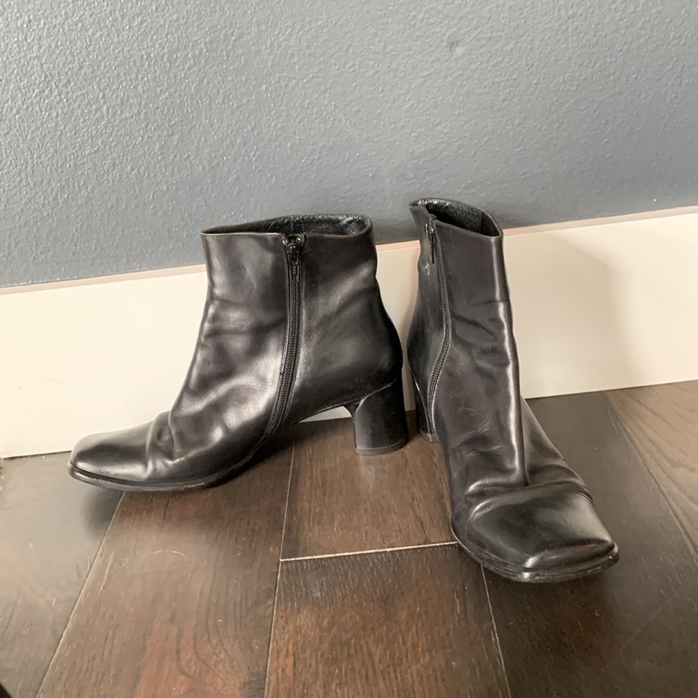High heel boots